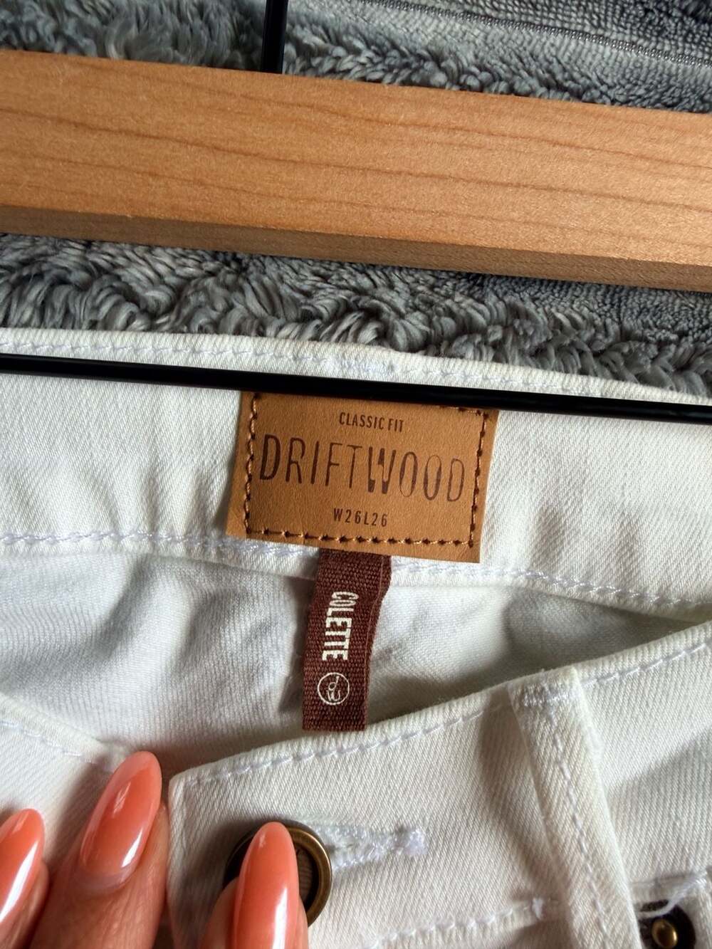Driftwood Colette White Floral Embroidered Cuff Raw Hem Jeans Size 26 Western - Picture 3 of 9